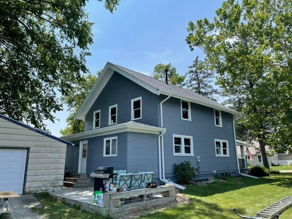 siding contractor menlo iowa